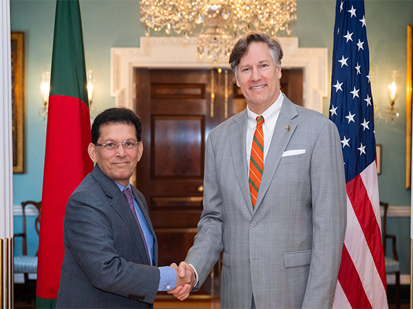 Bangladesh NSA Khalilur Rahman with US Deputy Secretary of State Christopher Landau (Image source/ Bangladesh Chief Advisor Press Wing )