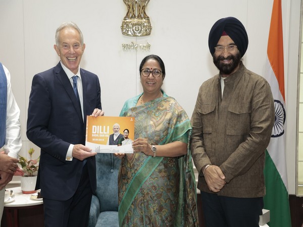Former UK Prime Minister Tony Blair with Delhi CM Rekha Gupta and Minister Manjinder Singh Sirsa (Image: X@mssirsa)