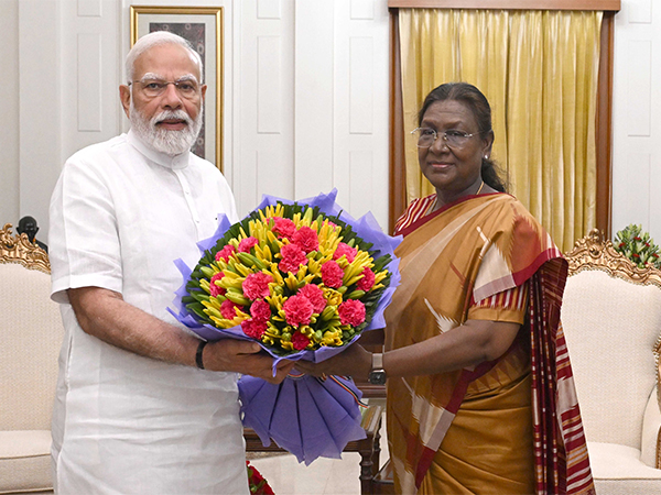 PM Narendra Modi with President Droupadi Murmu (File Photo/ANI)