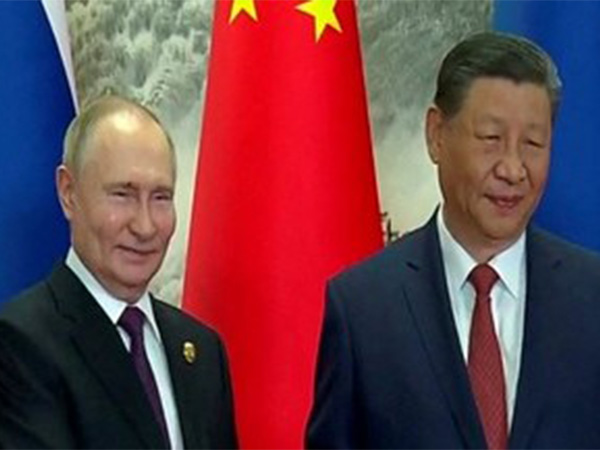 Russian President Vladimir Putin with Chinese President Xi Jinping (File Photo/Reuters)