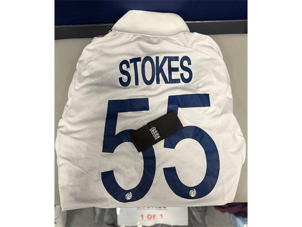 Ben Stokes jersey with black armband (Photo: @englandcricket/X)