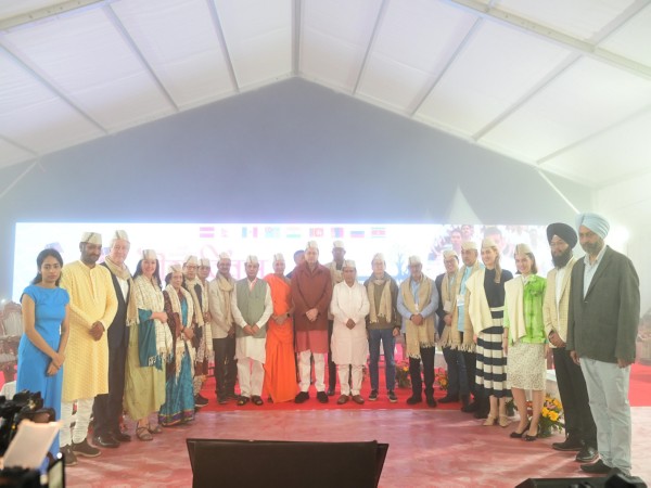 Uttarakhand Chief Minister Pushkar Singh Dhami with foreign diplomats (Photo/X@pushkardhami)
