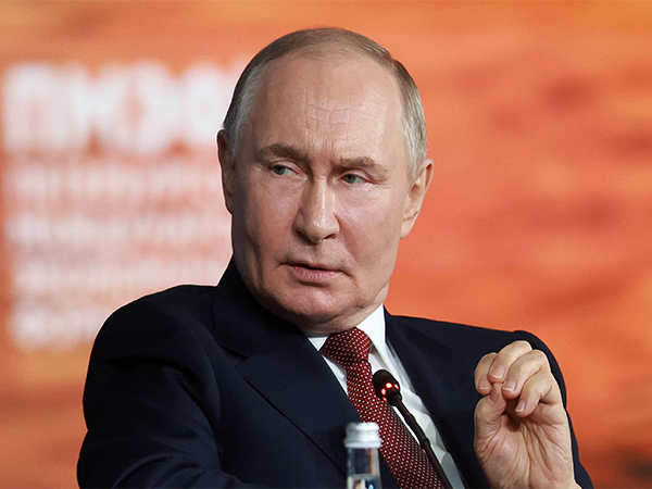 Putin speaks at St. Petersburg International Economic Forum on Ukraine conflict and peace talks (Source: Reuters)