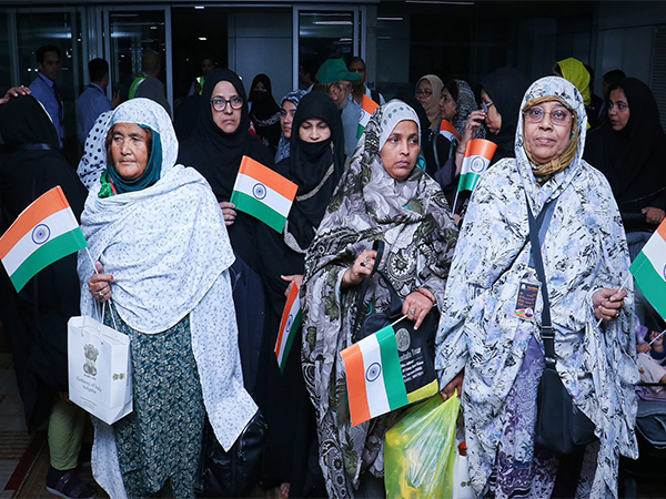 Indian nationals return to India from Iran under Operation Sindhu (Photo Credit: X/@MEAIndia)