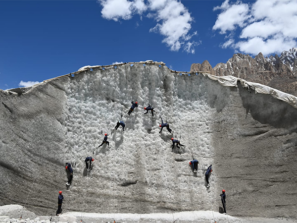 Indian Army conducts Yoga session at Siachen (Photo/X @adgpi)