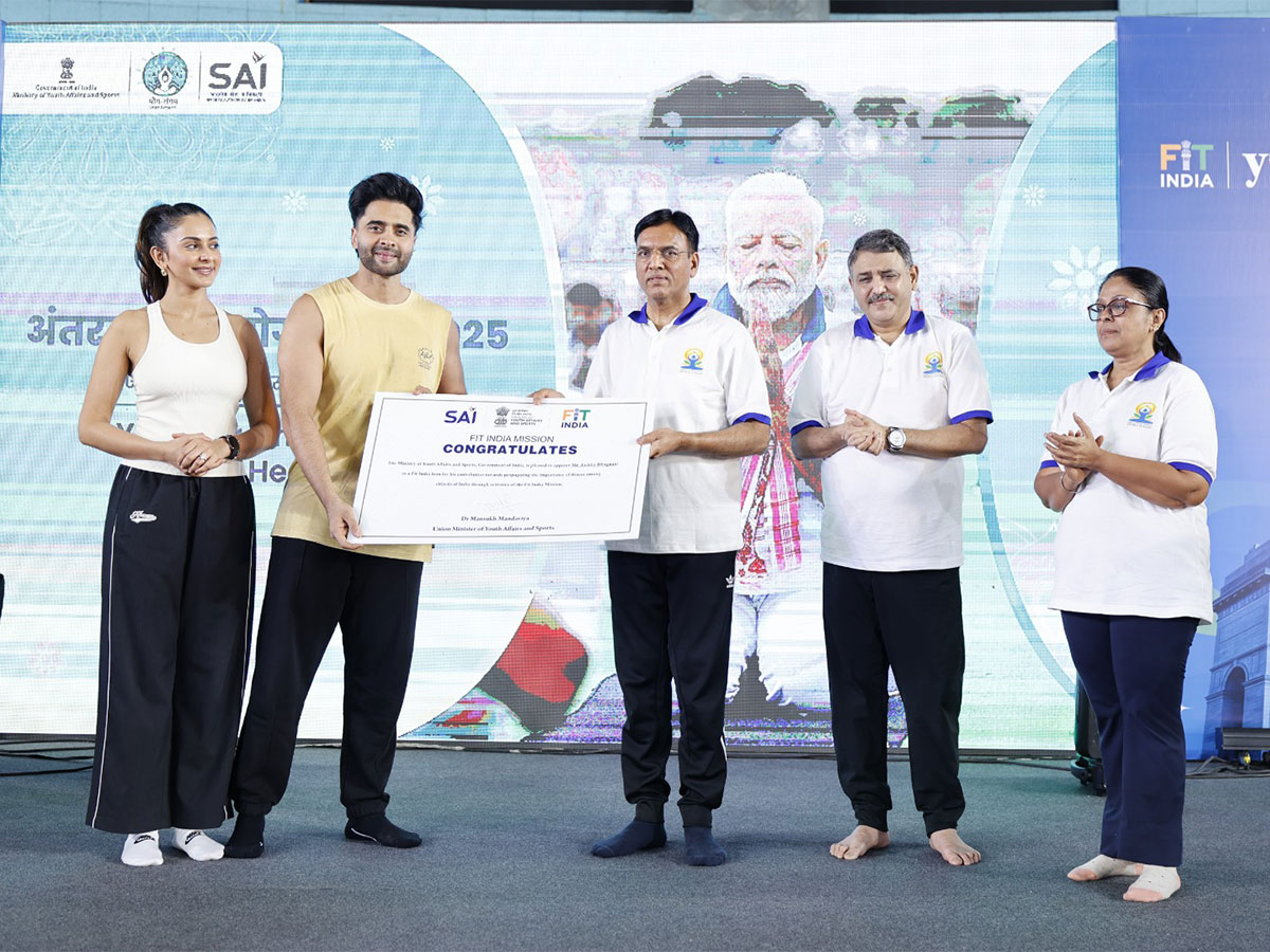 Rakulpreet, Jackky Bhagnani and Manshukh Madaviya (Photo: SAI Media)