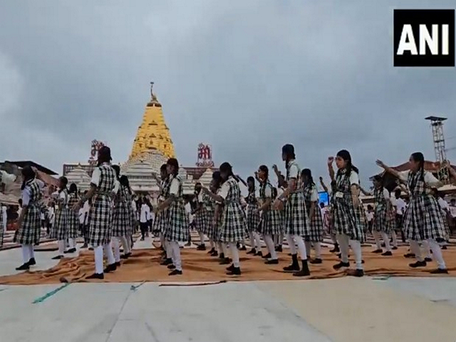 Participants perform Yoga and Garba at Ambaji Temple in Gujarat's Banaskantha (Photo/ANI)