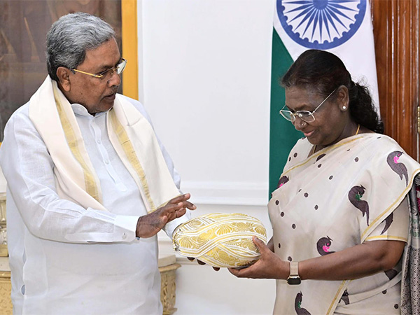 Karnataka CM Siddaramaiah meets President Murmu in Delhi on Tuesday (Photo/ANI)