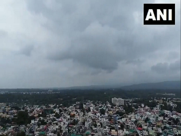 Dark clouds cover the sky in Uttarakhand's Dehradun and the entire Doon Valley(Photo/ANI)