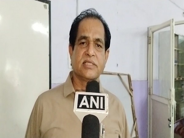 Civil Surgeon of Guna District Hospital, Virendra Singh Raghuvanshi  (Photo/ANI)