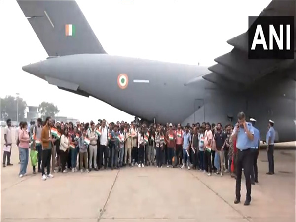 Shobha Karandlaje welcomes 224 Indian nationals from Israel (Photo: ANI) 