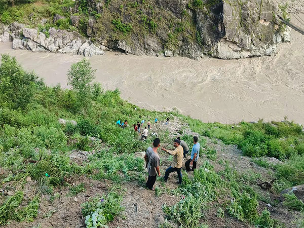 Rescue Operation after an 18-seater bus fell into the Alaknanda river in Rudraprayag (Photo/ANI)
