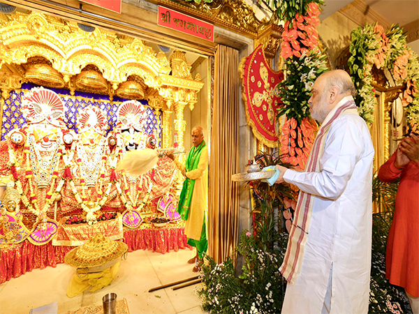 Union Home Minister Amit Shah offer prayers in Jagannath Temple in Ahmedabad (Photo: Amit Shah/X)