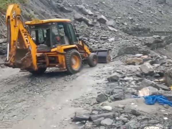 Kedarnath Dham Yatra route blocked due to debris (Photo/ANI)
