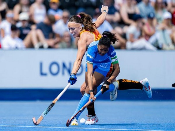 Indian women's hockey team captain Salima Tete in action during FIH Hockey Pro League (Image: HI)