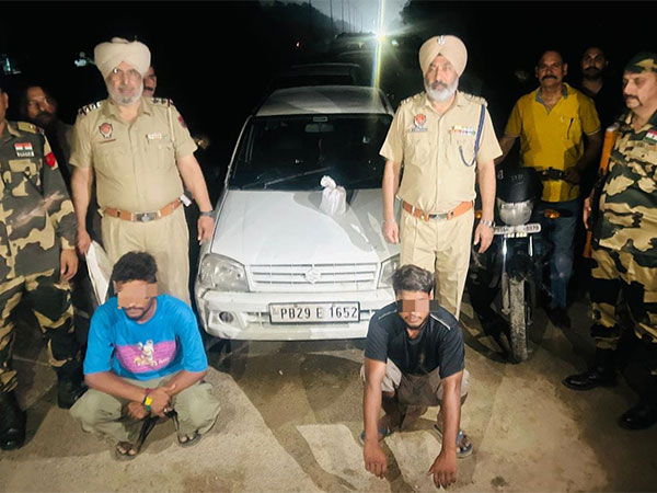 BSF apprehends individuals, seizes heroin packet (Photo/ANI)