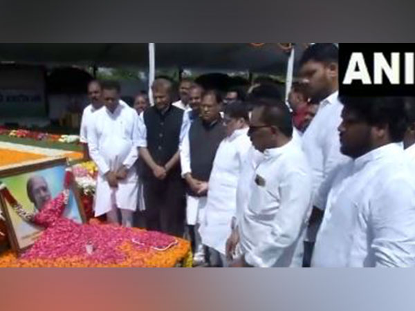 Minister Ponnam Prabhakar, BJP leader NV Subash and others pay tribute to former PM Narasimha Rao on birth anniversary in Hyderabad (Photo/ANI) 