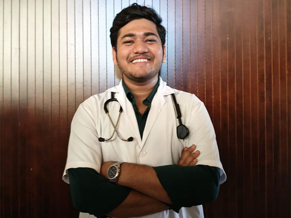 Dr Het Kantibhai Joshi, a Medical Officer at Primary Health Centre in Virpur, Gujarat (Photo/Gujarat CMO)