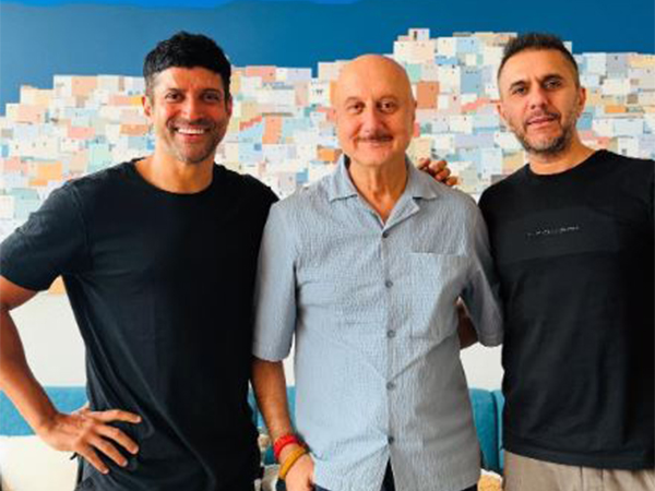 Anupam Kher with Farhan Akhtar and Ritesh Sidhwani (Image source: Instagram)