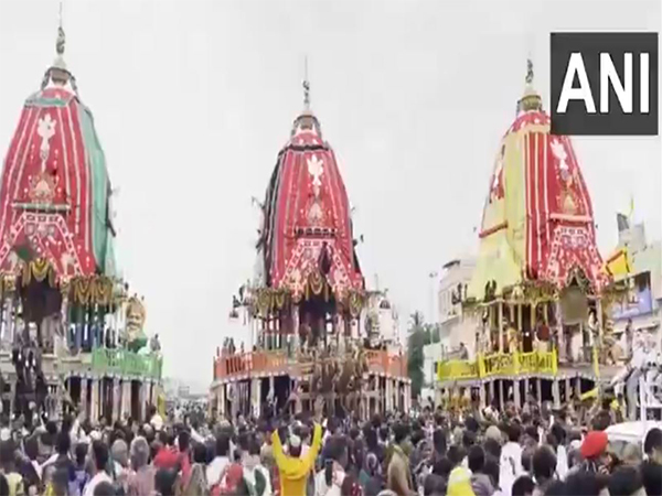 Devotees throng Jagannath Rath Yatra (Photo/ANI)