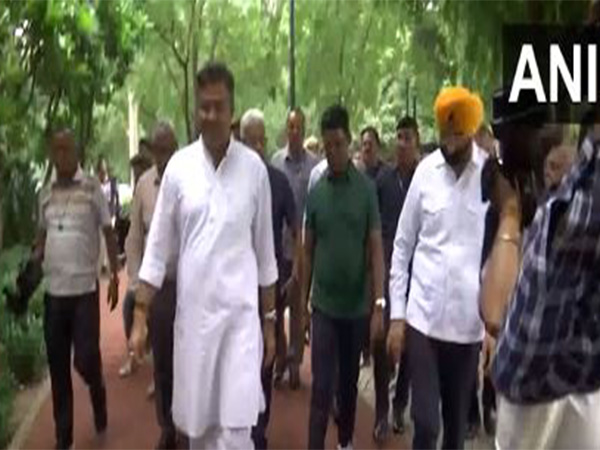 Ministers Manjinder Sirsa and Parvesh Sahib Singh conduct inspection of Nehru Park (Photo/ANI) 
