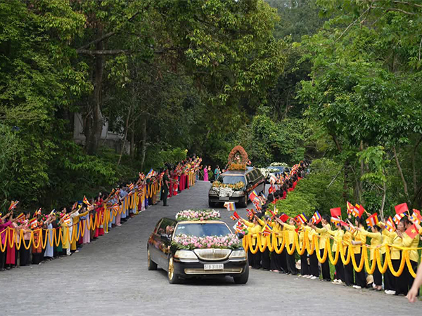 Holy Buddha Relics from India arrives in Vietnam (Image: X@KirenRijiju)