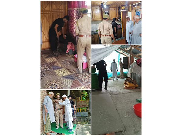 Awantipora Police during raids in a terror-related case (Photo/Kashmir police)