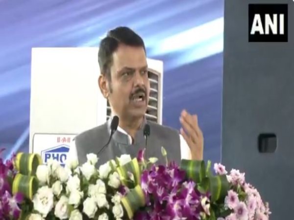 महाराष्ट्र मुख्यमंत्री फडणवीस, सरन्यायाधीश बी.आर. गवई यांनी एमएनएलयू इमारतींच्या उद्घाटनाला हजेरी; नवीन फौजदारी कायद्यांच्या 'भारतीयकरणा'वर दिला भर