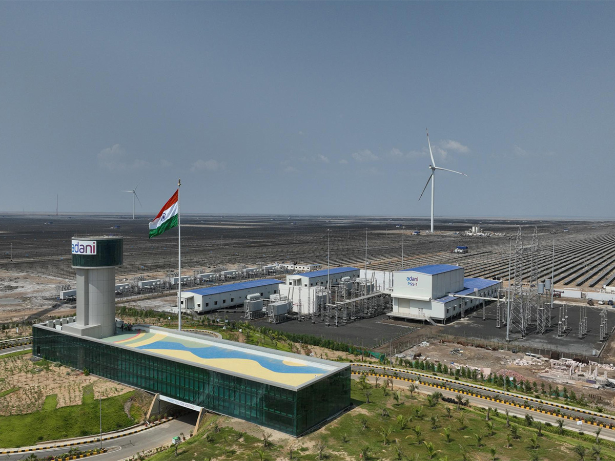 Adani renewable energy plant at Khavda, Gujarat (Photo source: Adani)