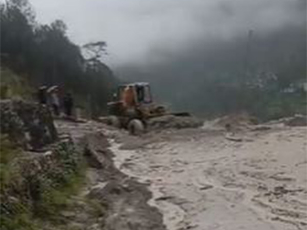  Yamunotri National Highway between Silai Band and Ojri blocked (Photo/X @UttarkashiPol) 