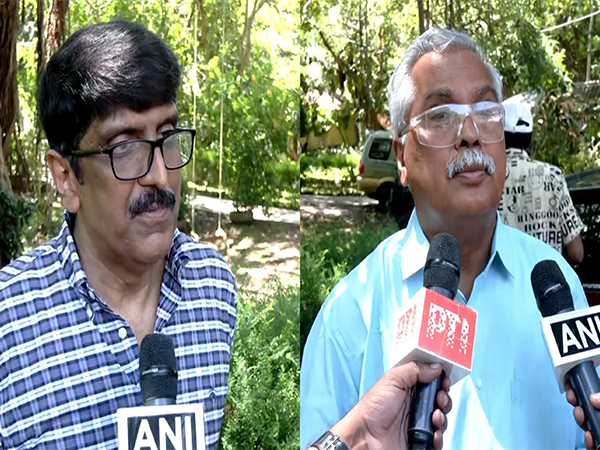 FEFKA's B Unnikrishnan and CPI's Binoy Viswam (Photo/ANI)