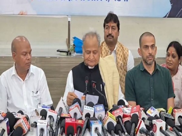 Former Rajasthan Chief Minister Ashok Gehlot (Photo/@INCIndia)