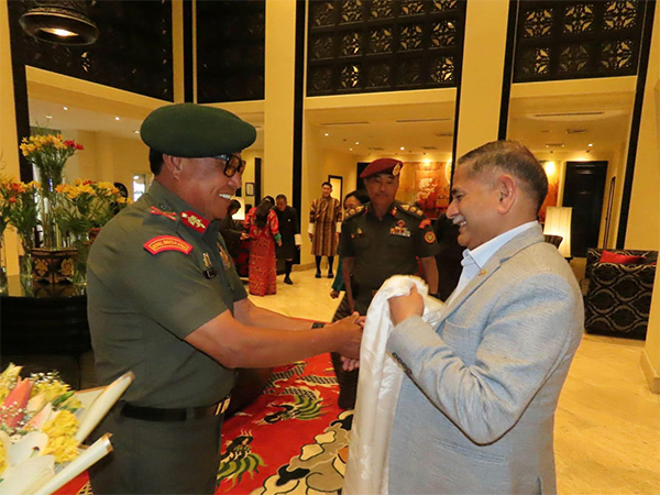 COAS General Upendra Dwivedi recieves rouse welcome from Major General Dorji Rinchen, Deputy Chief Operations Officer (COO), Royal Bhutan Army. (Photo/X@adgpi)