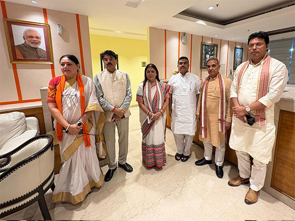 West Bengal Leader of Oppostion Suvendu Adhikari with Fact Finding Team. (Photo/@SuvenduWB)