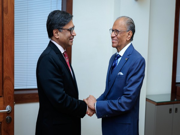 Foreign Secretary Vikram Misri with Mauritius  Prime Minister Navinchandra Ramgoolam (Photo/X@HCI_PortLouis)