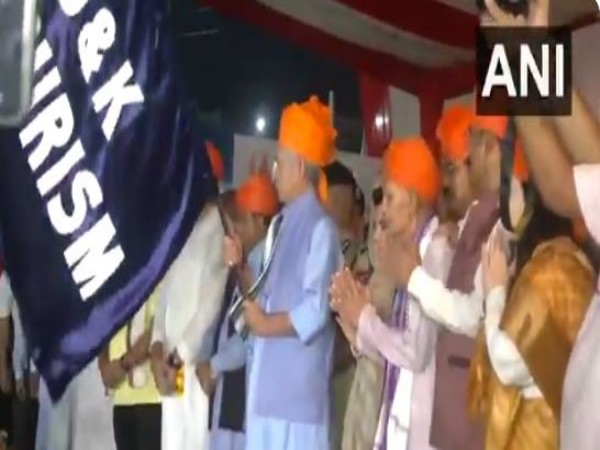 J-K LG  Manoj Sinha flags off first batch of pilgrims for Shri Amarnath Yatra (Photo/ANI) 