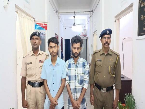  Two suspected drug peddlers nabbed by Agartala GRP (Photo/ANI)