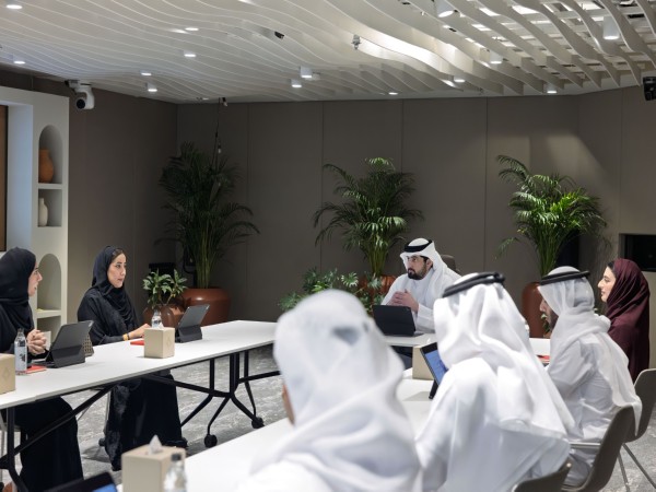 Ahmed bin Mohammed chairs Dubai Media Council meeting (Photo/WAM)