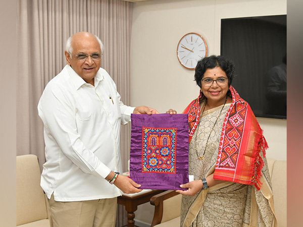 NCW Chairperson Vijaya Rahatkar paid a courtesy visit to Bhupendra Patel. (Photo/ANI) NCW Chairperson Vijaya Rahatkar paid a courtesy visit to Bhupendra Patel. (Photo/ANI)