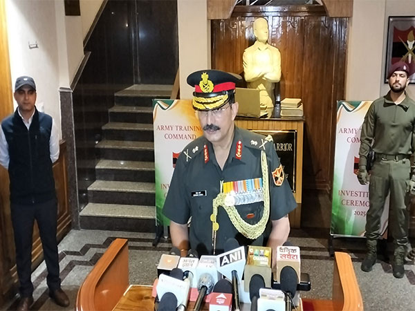  Lieutenant General Devendra Sharma (Photo/ANI) 