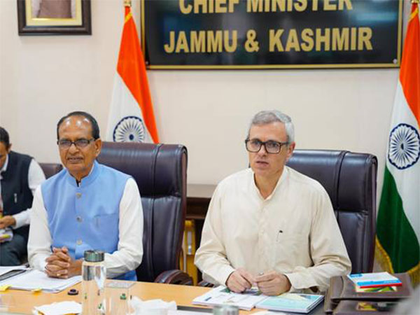 Union Agriculture Minister Shivraj Singh Chouhan and Jammu and Kashmir Chief Minister Omar Abdullah (Photo/ANI)