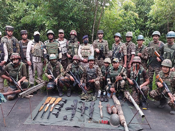 Manipur Police team with seized arms (Photo/@manipur_police)
