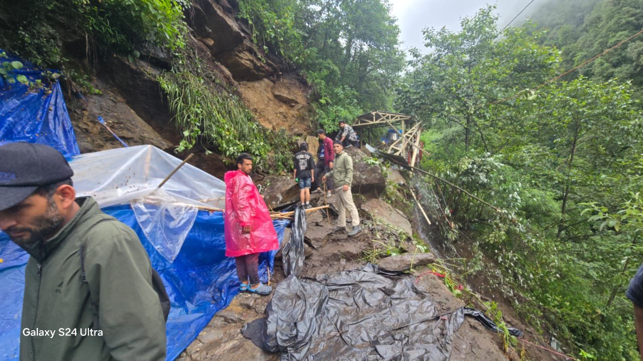The pedestrian track at Chhodi Gadhere, one kilometre ahead of Gaurikund, has been damaged due to landslide. (Photo/ANI)