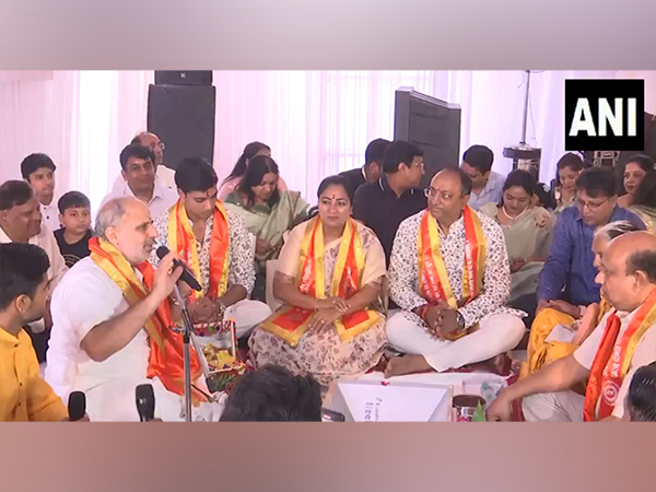 Delhi CM Rekha Gupta participates in Havan at inauguration of camp office (Photo/ANI) 