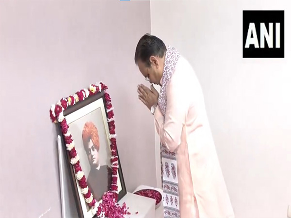  Chief Minister Bhajanlal Sharma paying tribute to Swami Vivekananda (Photo/ANI)