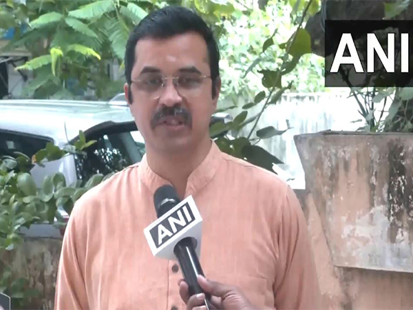 AIADMK National Spokesperson Kovai Sathyan (Photo/ANI)