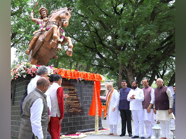Union Home Minister Amit Shah unveiling statue of Shrimant Bajirao Peshwa I (Photo/PIB)