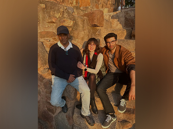 Actors Sara Ali Khan, Aditya Roy Kapur with director Anurag Basu (Image source: Sara's Instagram)