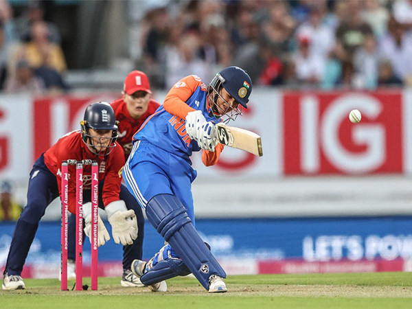Smriti Mandhana and England players in action (Photo: @BCCIWomen/X)