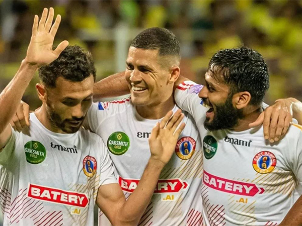 Naorem Mahesh Singh, Cleiton Silva and Souvik Chakrabarti (Photo: ISL)
